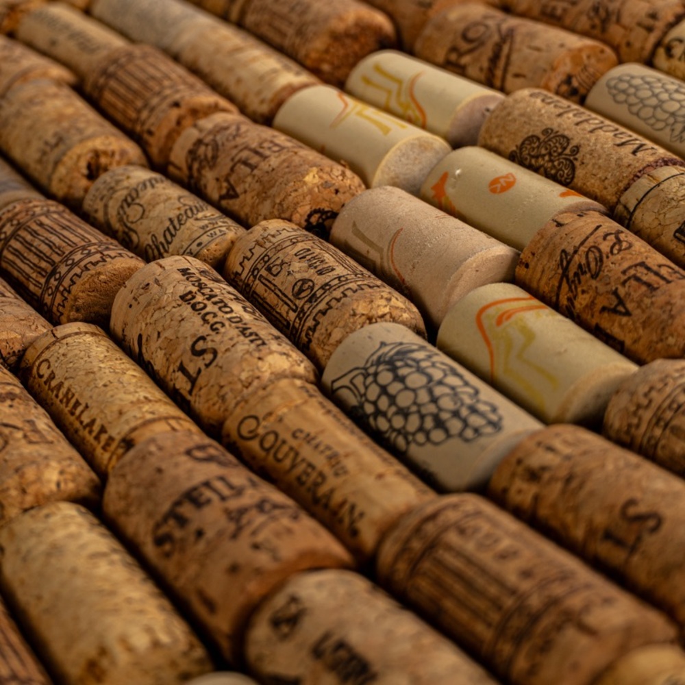 Assorted Wine Corks Collection approx 230 - Picture 7 of 9